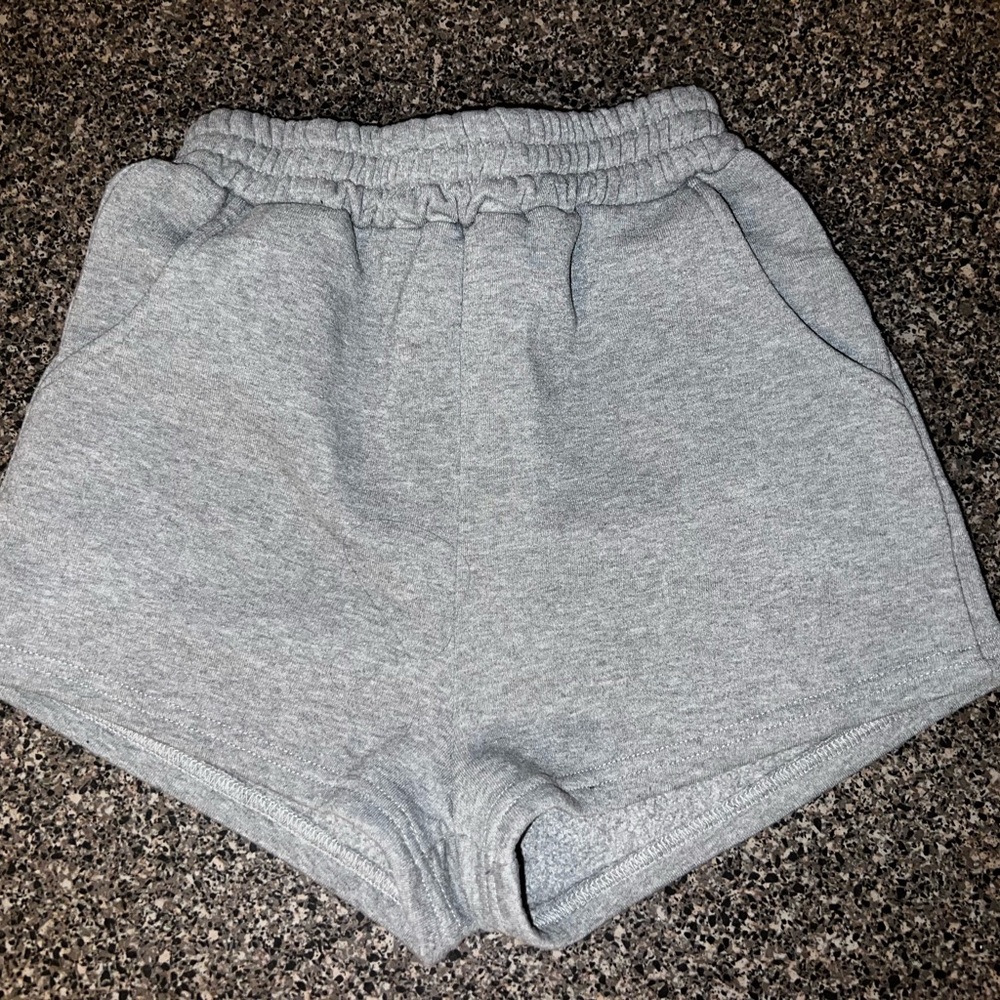 Sweatshorts - Picture 2 of 2